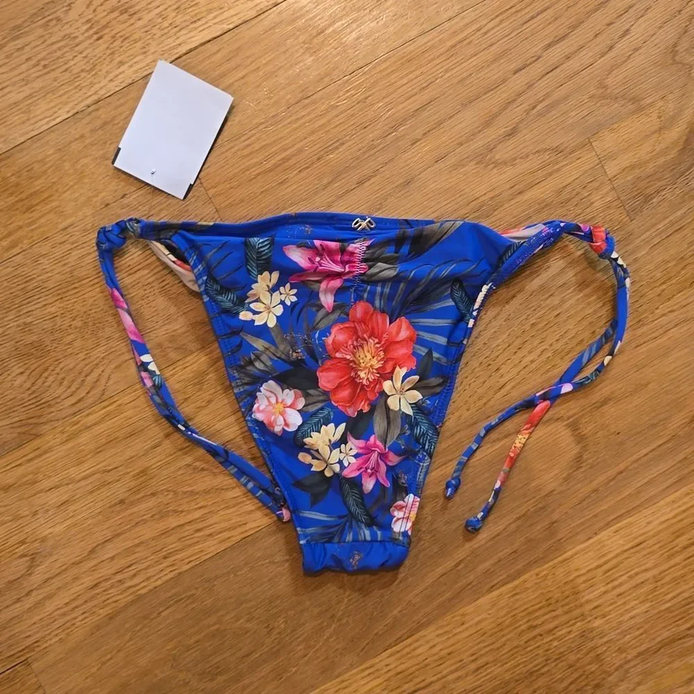 PQ Blue Floral Tie Side Bottoms Sz S NWOT